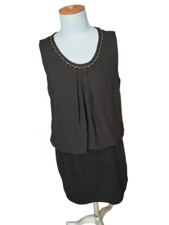 Taille 38/40 robe noire avec liseré doré