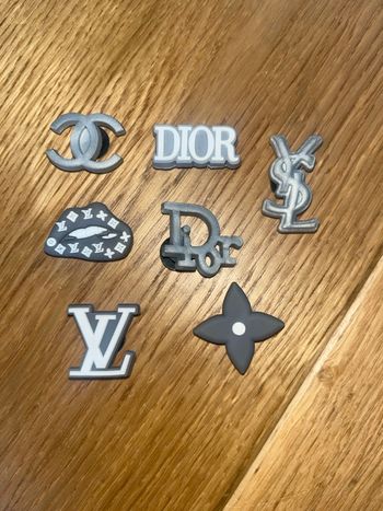 Lot de 7 pin’s pour crocs 