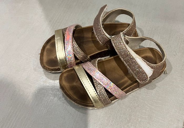 Lot de paires de chaussures sandales fille taille 25 et 26/27 - photo numéro 5