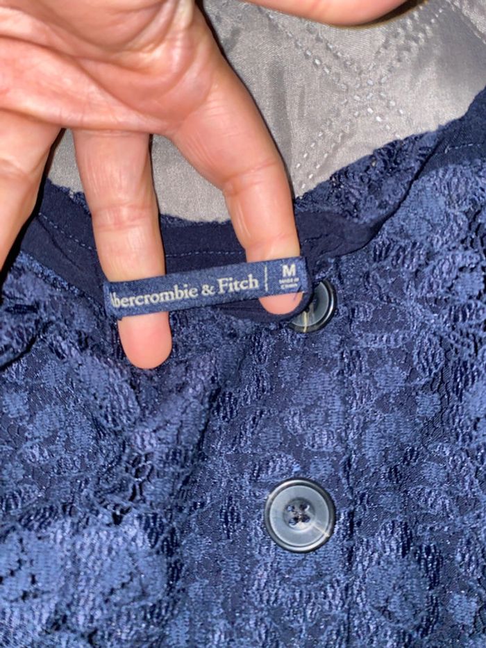 Petite robe courte en dentelle épaules découverte taille 38 - photo numéro 6