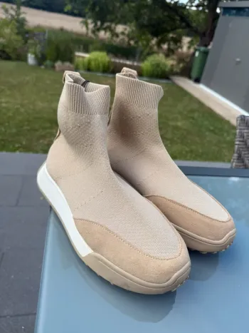 Basket Zara chaussettes beige