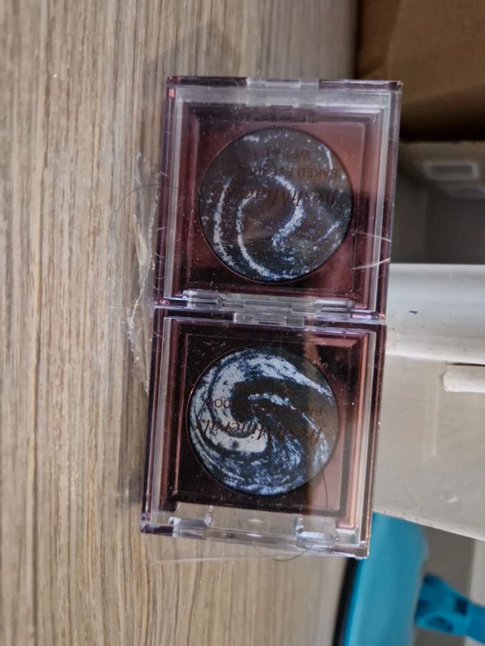 Lot de 2 fard a paupiere neuf sous blister