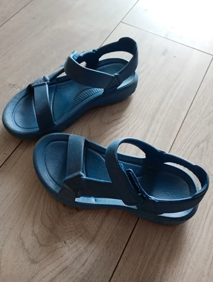 Sandales bleu marine