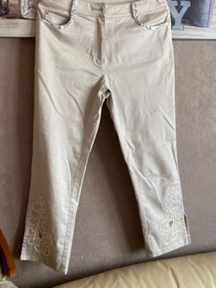 Pantacourt beige T38 neuf
