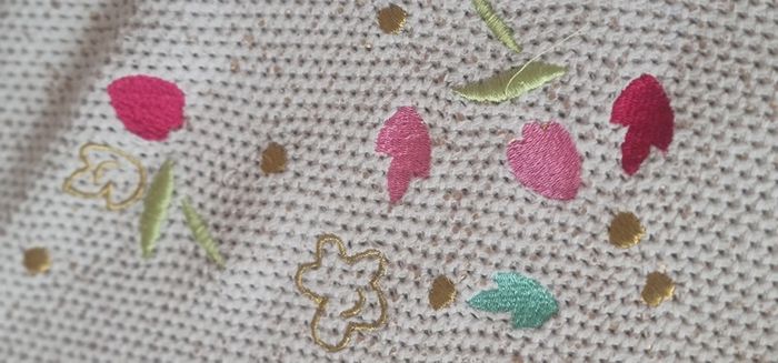 Pull lisseré doré - photo numéro 4