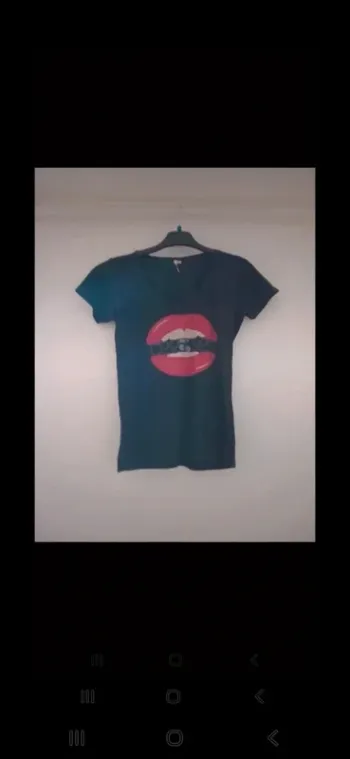 T-shirt noir imprimé lèvres – Le Temps des Cerises – Taille 40