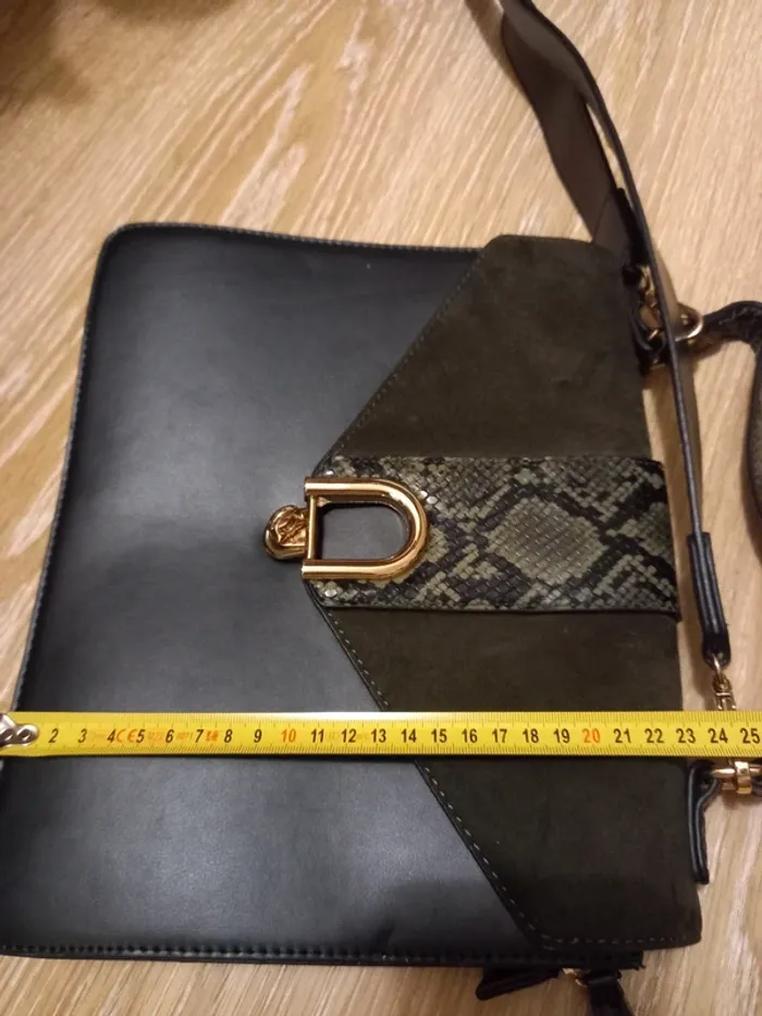 Sac Bata bleu marine détail python neuf - photo numéro 14