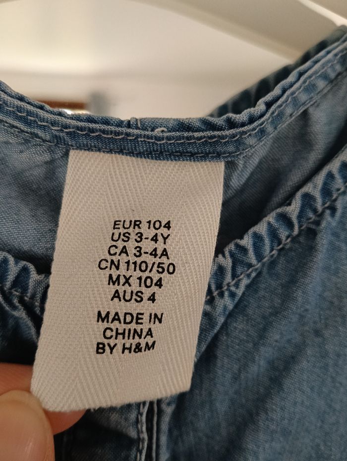 Combinaison en jeans h&m 104 - photo numéro 3