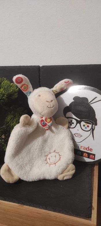 Doudou Mouton Angeau blanc beige soleil baby club rond orange jaune bleu vert