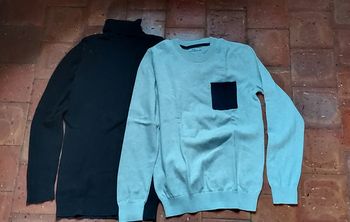 2 pulles . 1 col roulé et 1 pull neuf mais sans étiquette  Jules