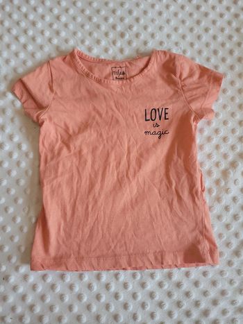 T-shirt rose "Love is magic" Tissaia  4 ans