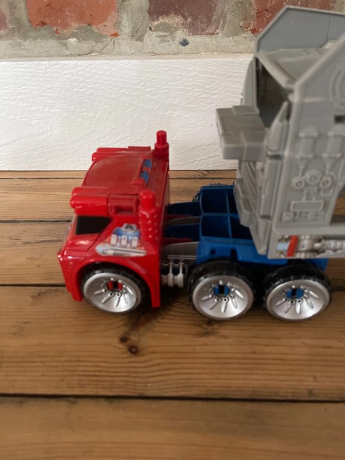 Optimus prime Transformers - photo numéro 2