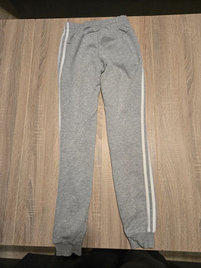 Jogging pantalon adidas 12 ans avec poches état impeccable - photo numéro 2