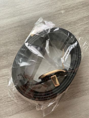 Ceinture femme noire boucle dorée 90 cm