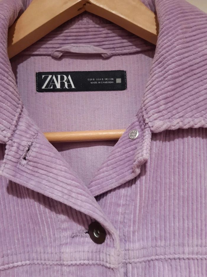 Sobrecamisa pana lila Zara talla S.Surchemise en velours côtelé lilas Zara taille S. - photo numéro 3
