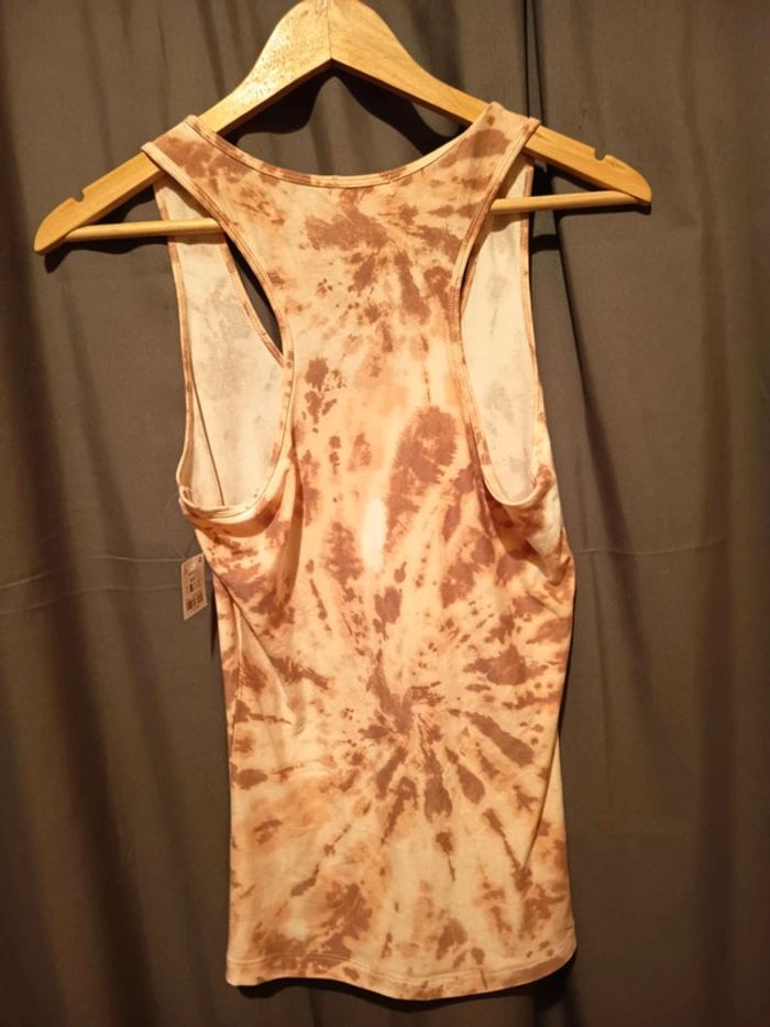 Débardeur femme. Marque Ardene basic . Taille M . Matière très douce , polyester et elasthane. - photo numéro 3