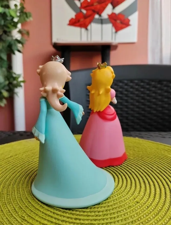 Lot de 2 grandes figurines Mario - Princess Peach & Harmonie - photo numéro 2