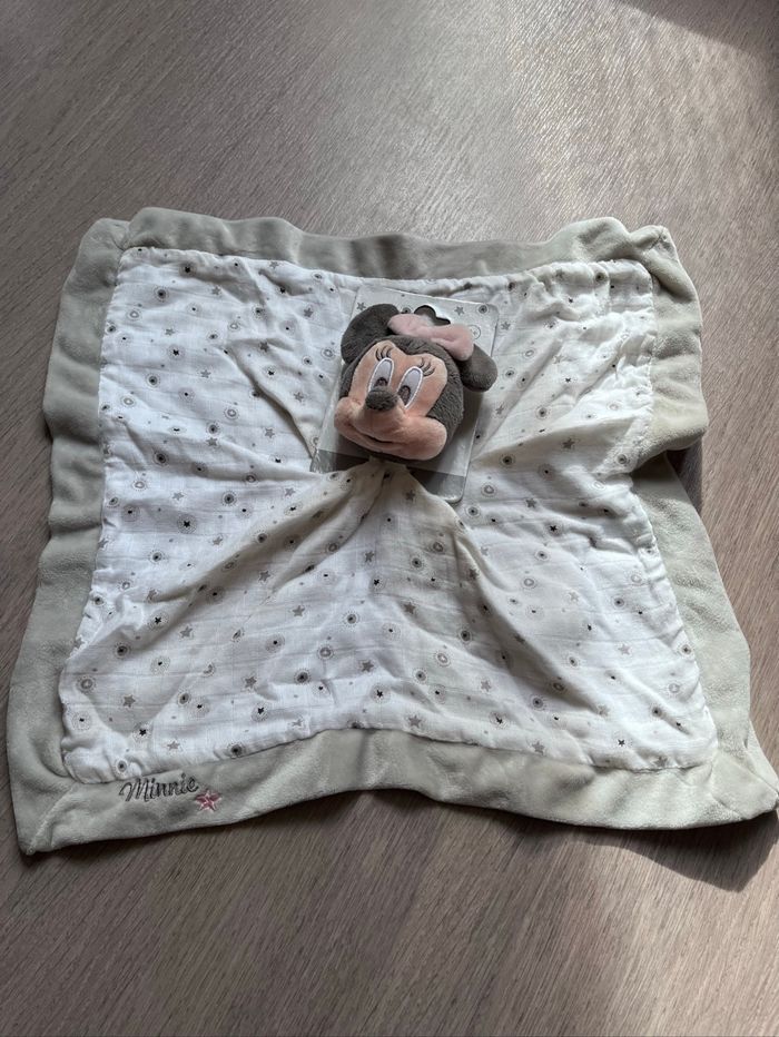 Doudou Minnie plat gris neuf avec étiquette