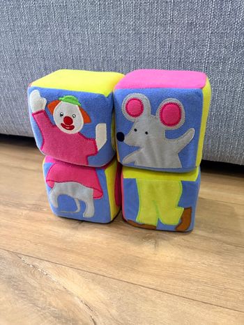 Cubes à empiler en mousse bébé
