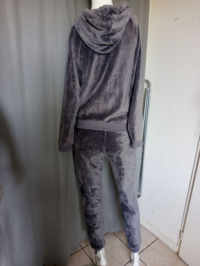 Tenue intérieur femme - photo numéro 4