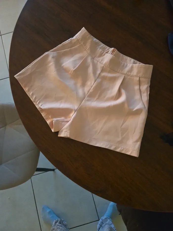 Short rose pale