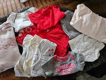 Lot vetements fille 3,6,9,12,18,24 mois