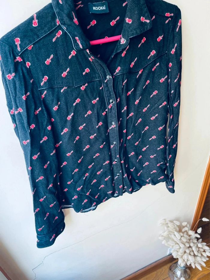 Sublime chemise kookai noir avec dessins guitare électrique taille 40 - photo numéro 3