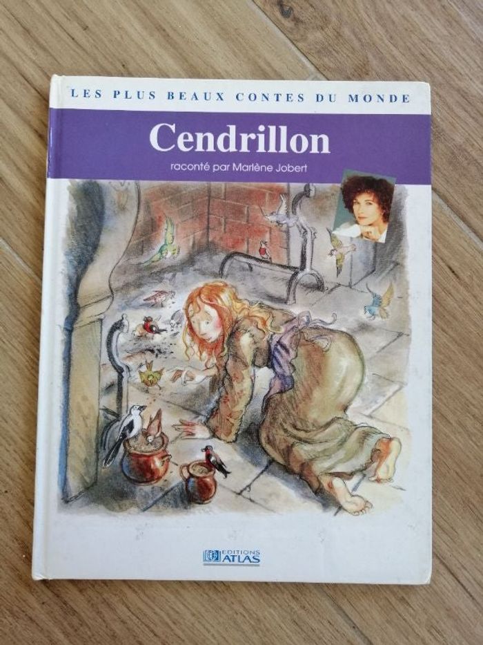 Livre Cendrillon en bon état