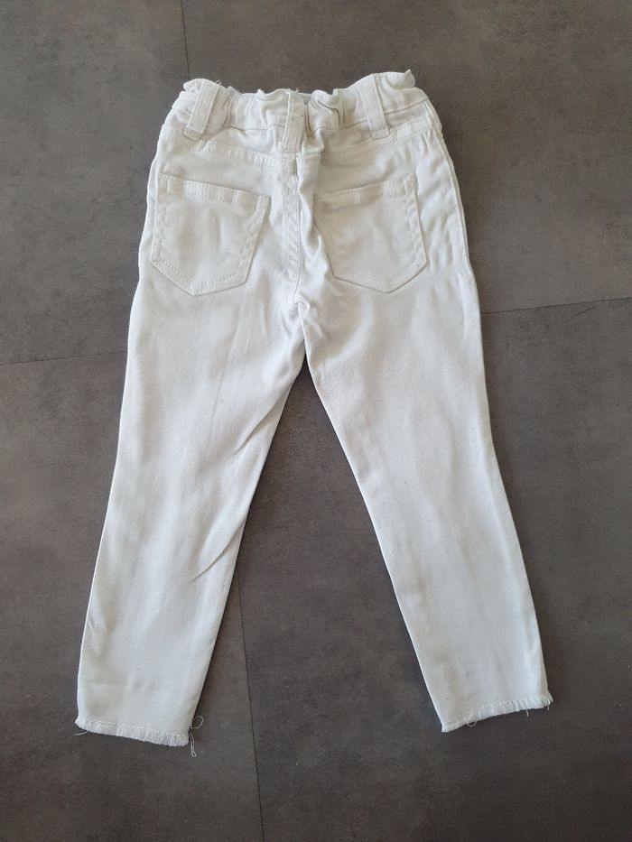 Jean blanc Primark 18-24 mois - photo numéro 3