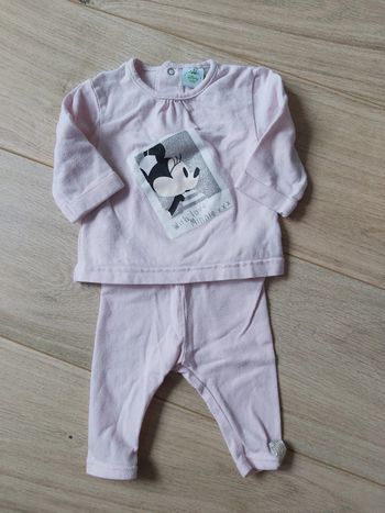 Ensemble fille tee-shirt et pantalon Disney Minnie 3 mois en très bon état (78)