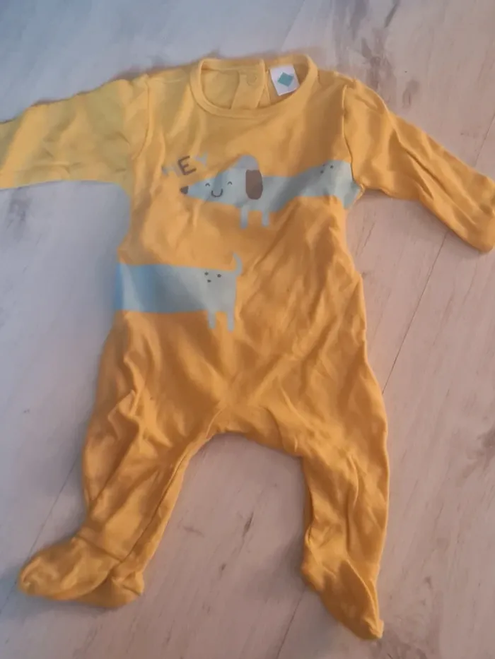 Lot de pyjamas demi-saison 1 mois - photo numéro 3