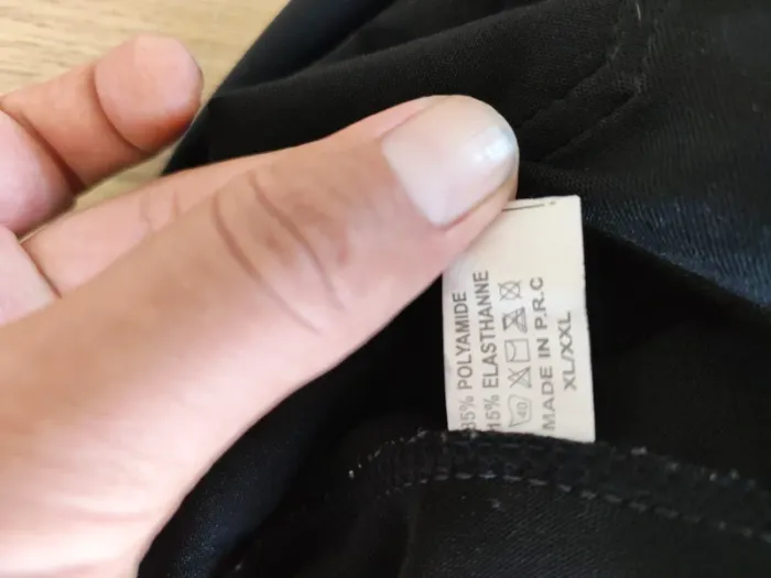 Pantalon noir taille haute stretch – XL/XXL – Boutons décoratifs - photo numéro 3