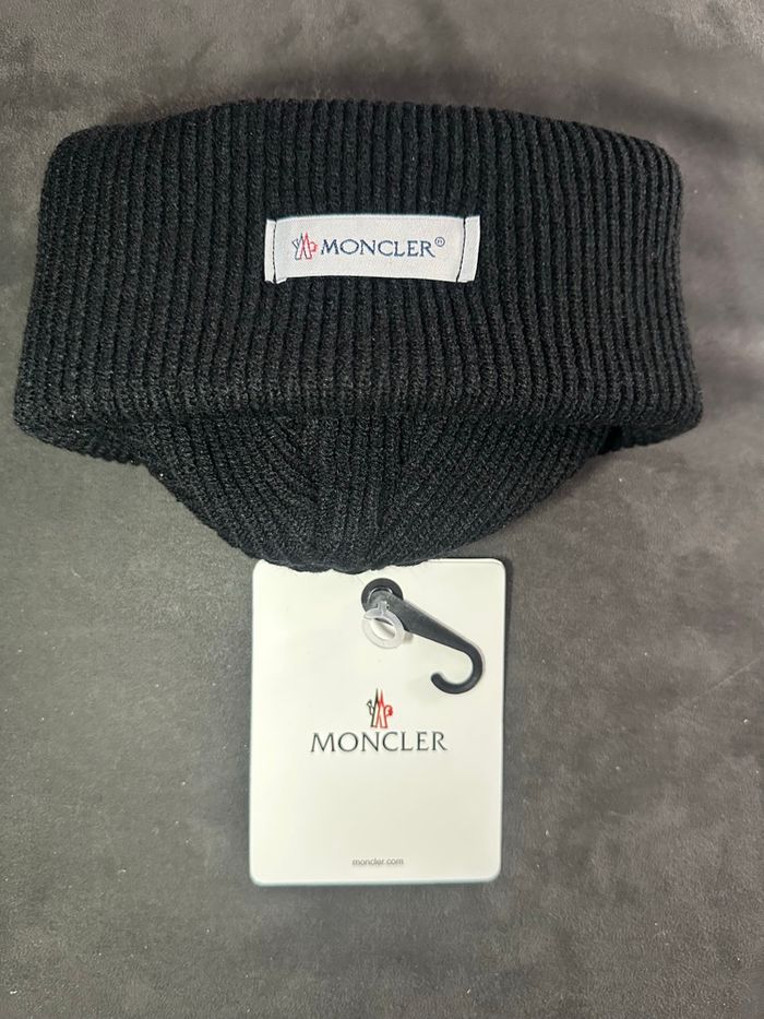 Bonnet Moncler noir ton sur ton –  étiquette - photo numéro 3