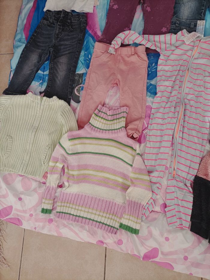 Lot vêtements fille 2 ans - photo numéro 3