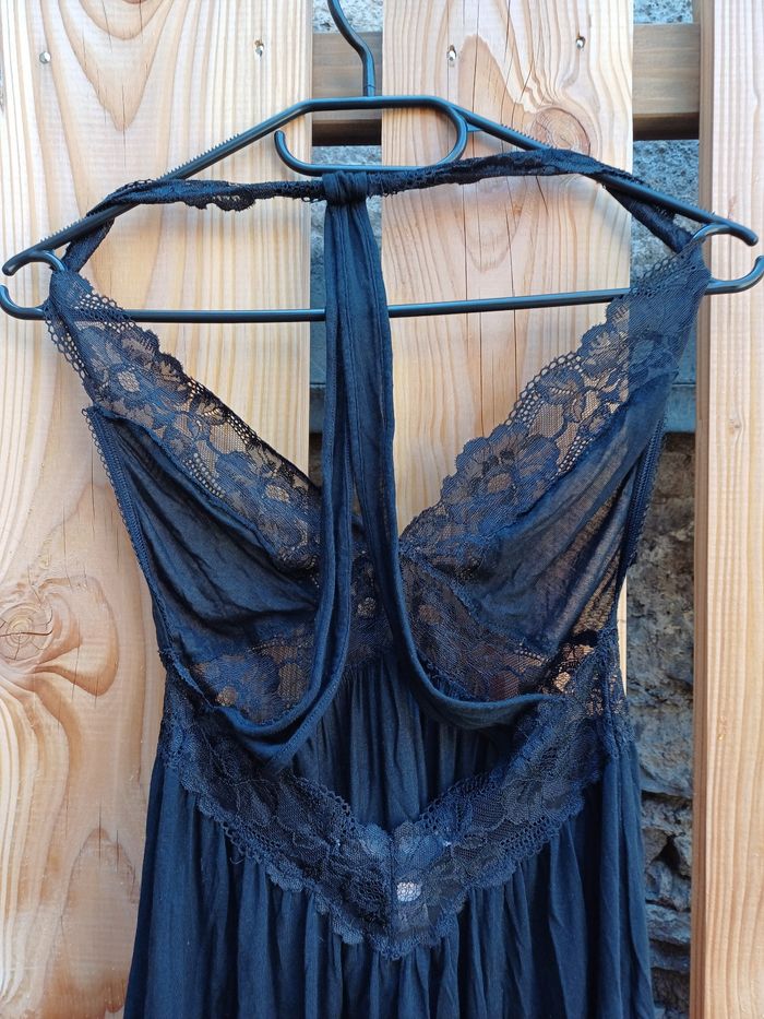 Jolie nuisette en dentelle noire Victoria's Secret - photo numéro 9
