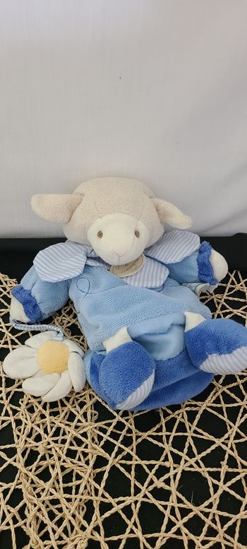 Mouton ou agneau DOUDOU ET COMPAGNIE marionnette bleu