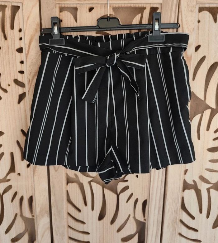 Short à rayures , nouette T 40 Divided H &M - photo numéro 2
