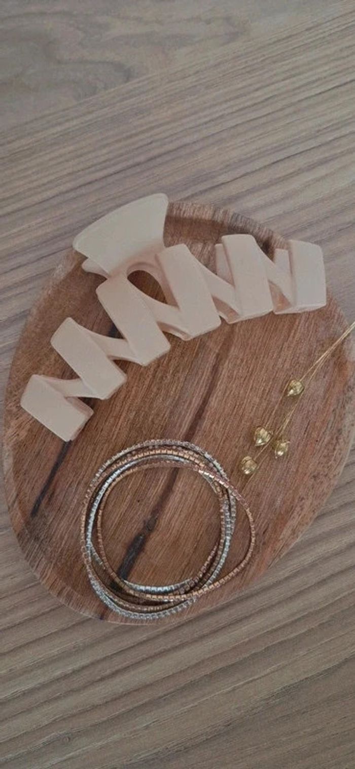 🤍 Maxi pince à cheveux beige + 5 bracelets strass roses – Neuf