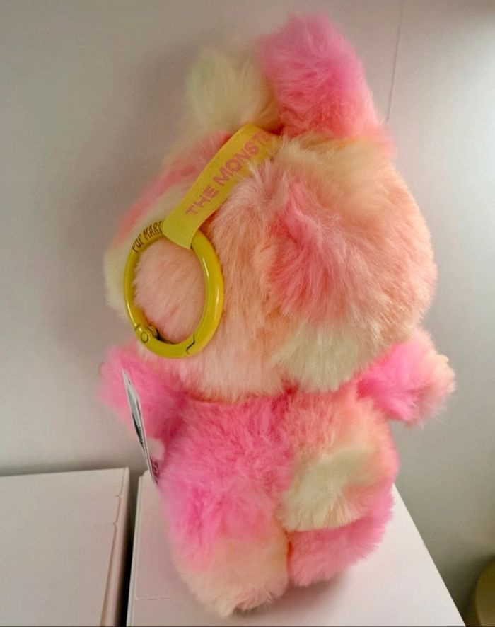 Big into Energy labubu jaune et rose - photo numéro 2