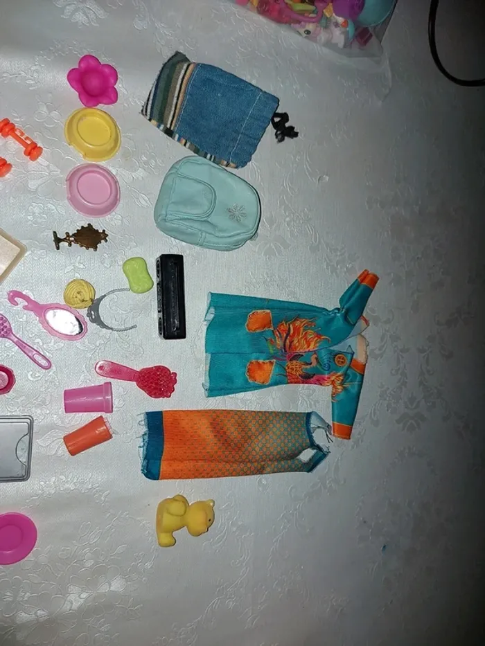 Lot accessoires barbie - photo numéro 2