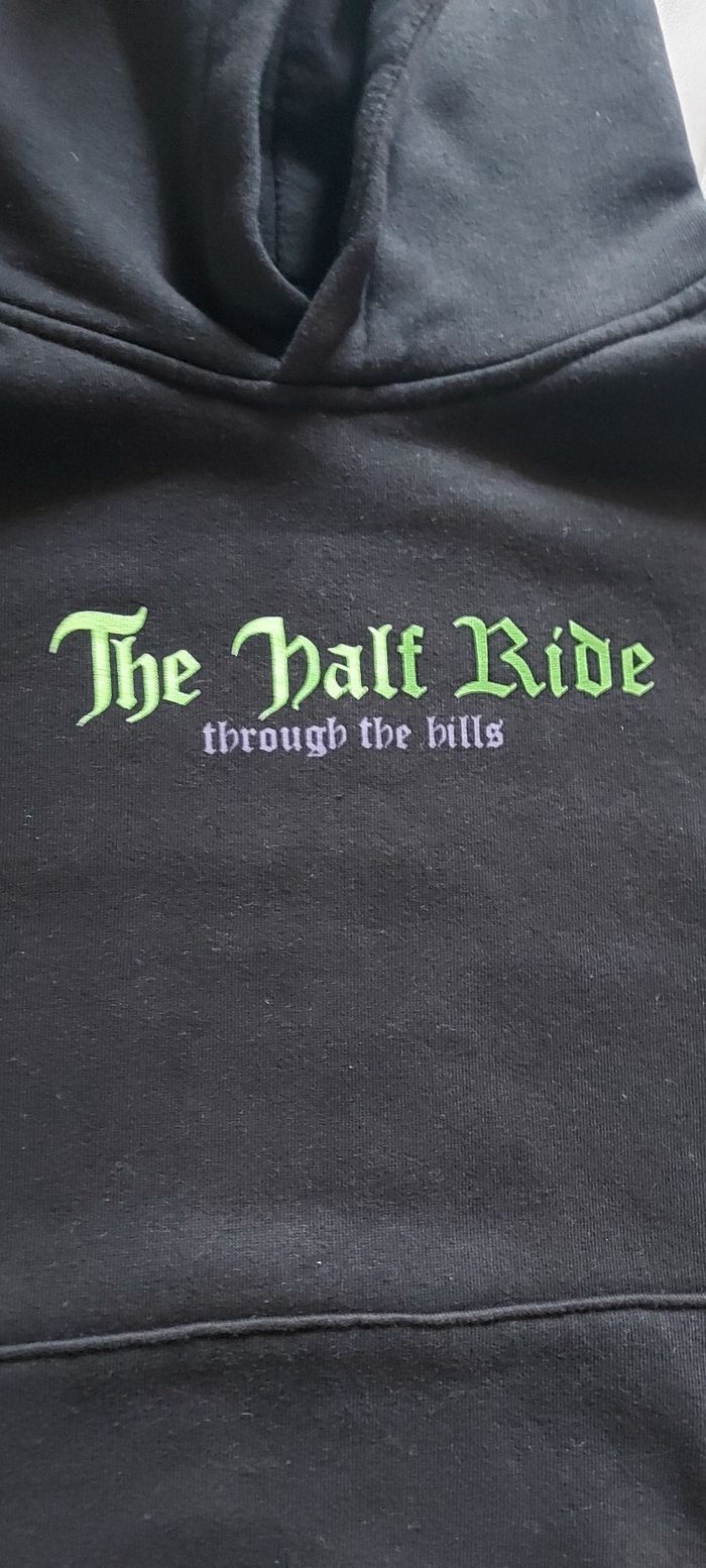 Sweat a capuche Zara taille 11/12 ans - photo numéro 2