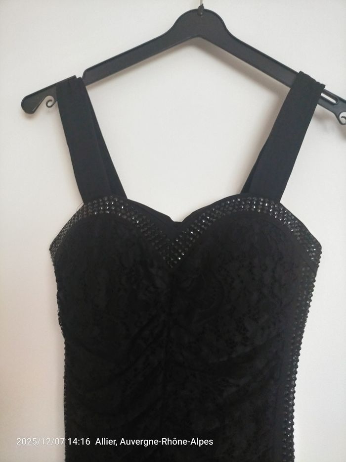 Robe noire pour occasion - photo numéro 4