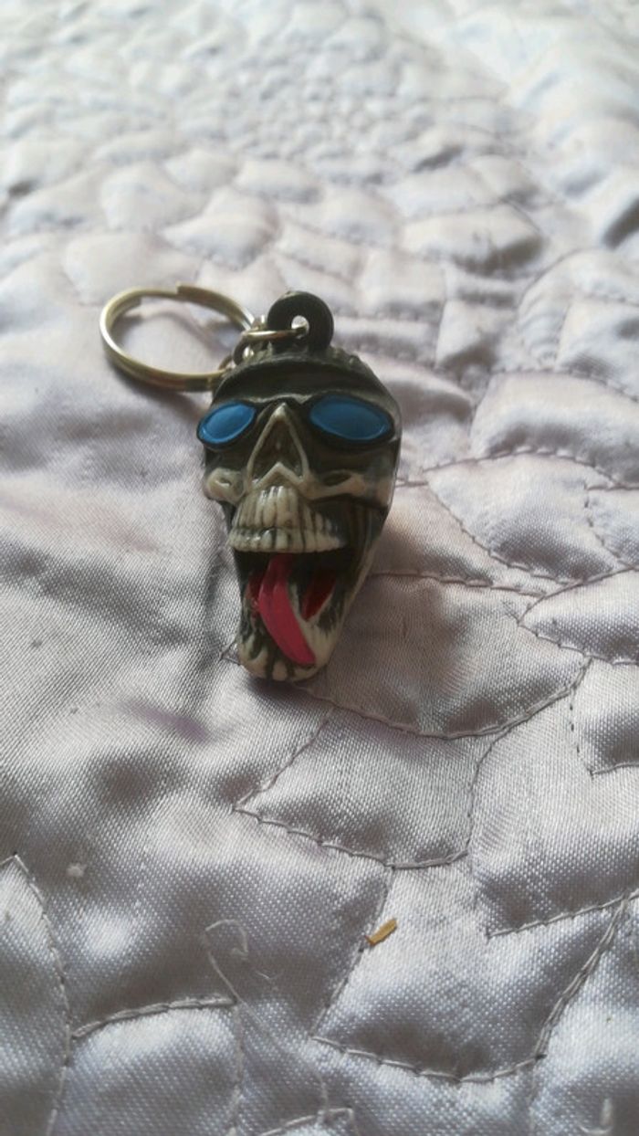 Porte clés crâne noir