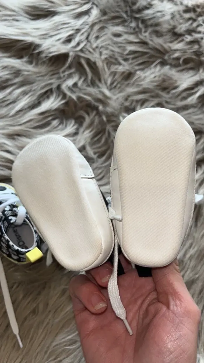 2 paires de baskets Mickey 3/6 mois - photo numéro 7