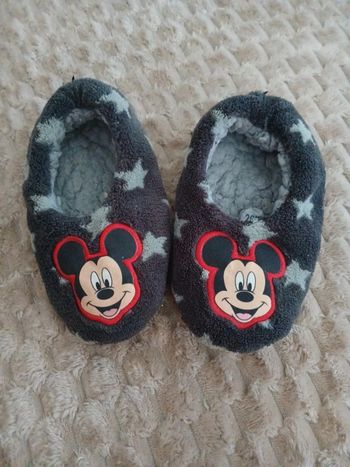 Chaussons antidérapante Mickey Mouse taille 26/28💢