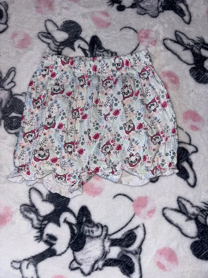 Short fille