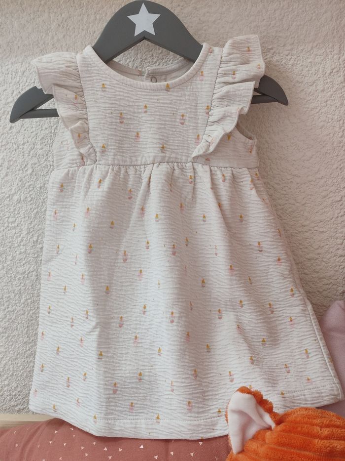 Robe avec motifs - 12 mois - Très bon état - Kiabi - photo numéro 2