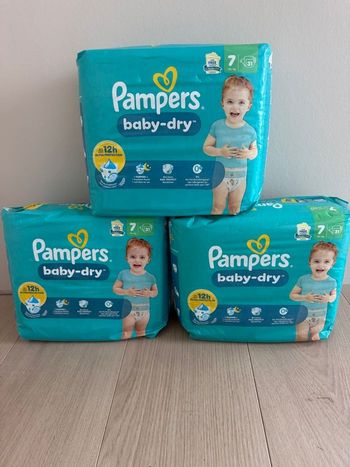 93 couches Pampers baby dry taille 7