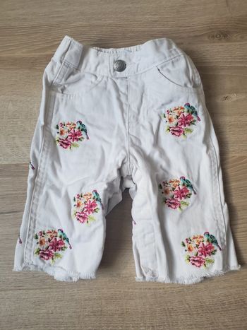 🌴 Pantalon jean blanc broderie floral taille 3 mois gap
