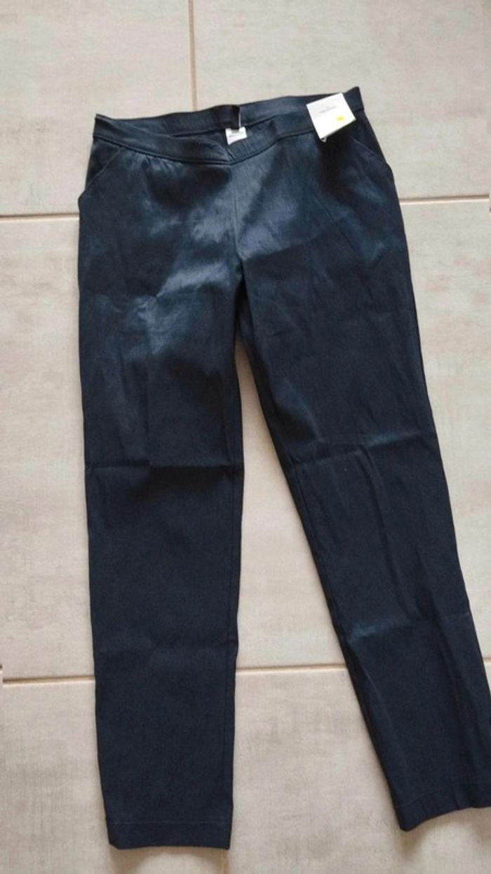 Pantalon tregging bleu  marine  taille s brillant avec  effets